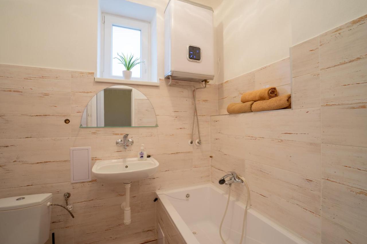 Apartment Praskova 12